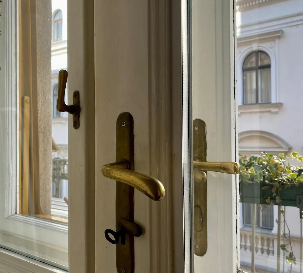 Sunny Apartment Near The Castle Budapest